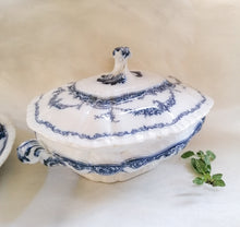 Load image into Gallery viewer, Blue and White Antique Lidded Turine