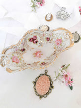 Load image into Gallery viewer, Porcelain footed bon bon dish
