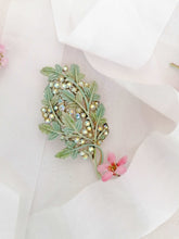 Load image into Gallery viewer, Vintage Leaf Pin Brooch
